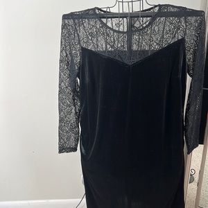 Nwt black velvet dress with lace sleeves